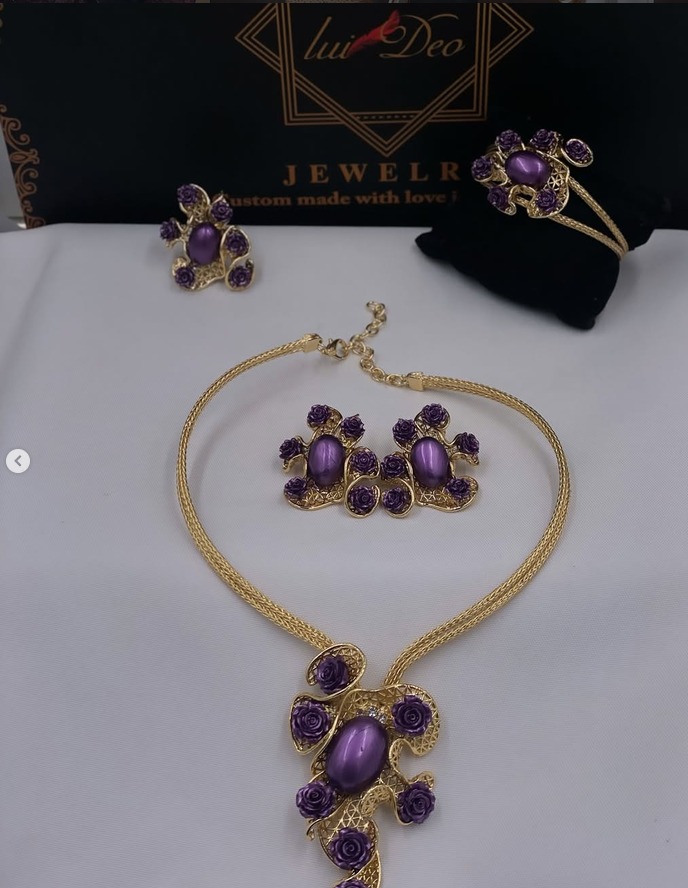 Olóri Amethyst & Gold Set